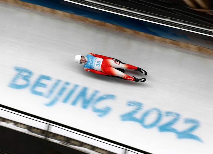 sliding-track-competitor